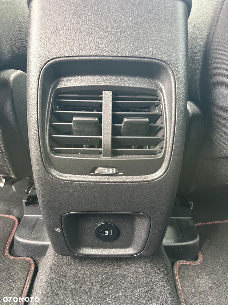 Ford Kuga 2.5 Duratec FHEV ST-LINE - 11
