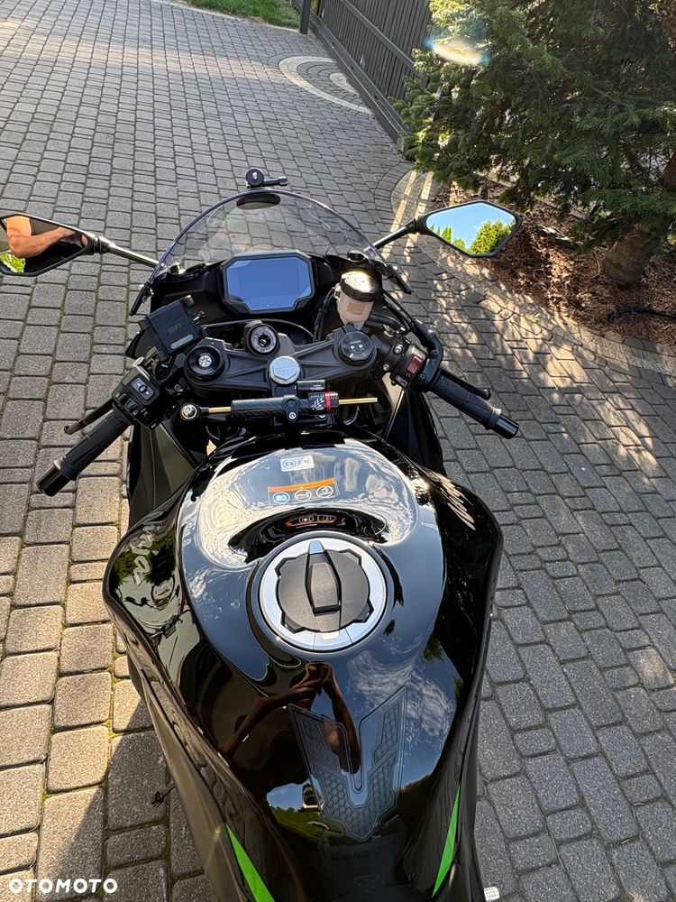 Kawasaki ZX - 3