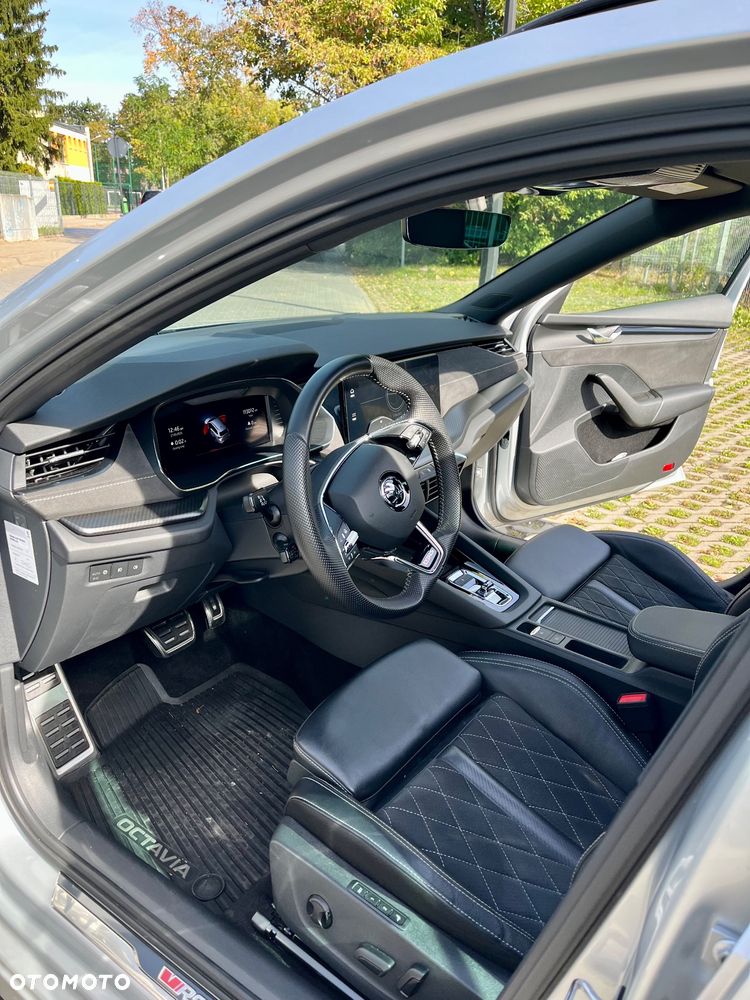 Skoda Octavia 2.0 TDI RS DSG - 9