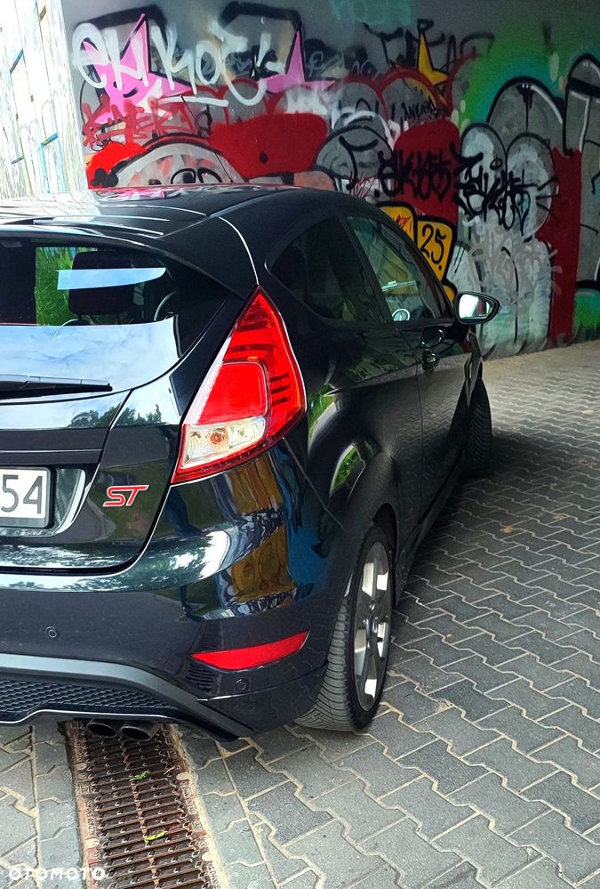 Ford Fiesta 1.6 EcoBoost ST - 15