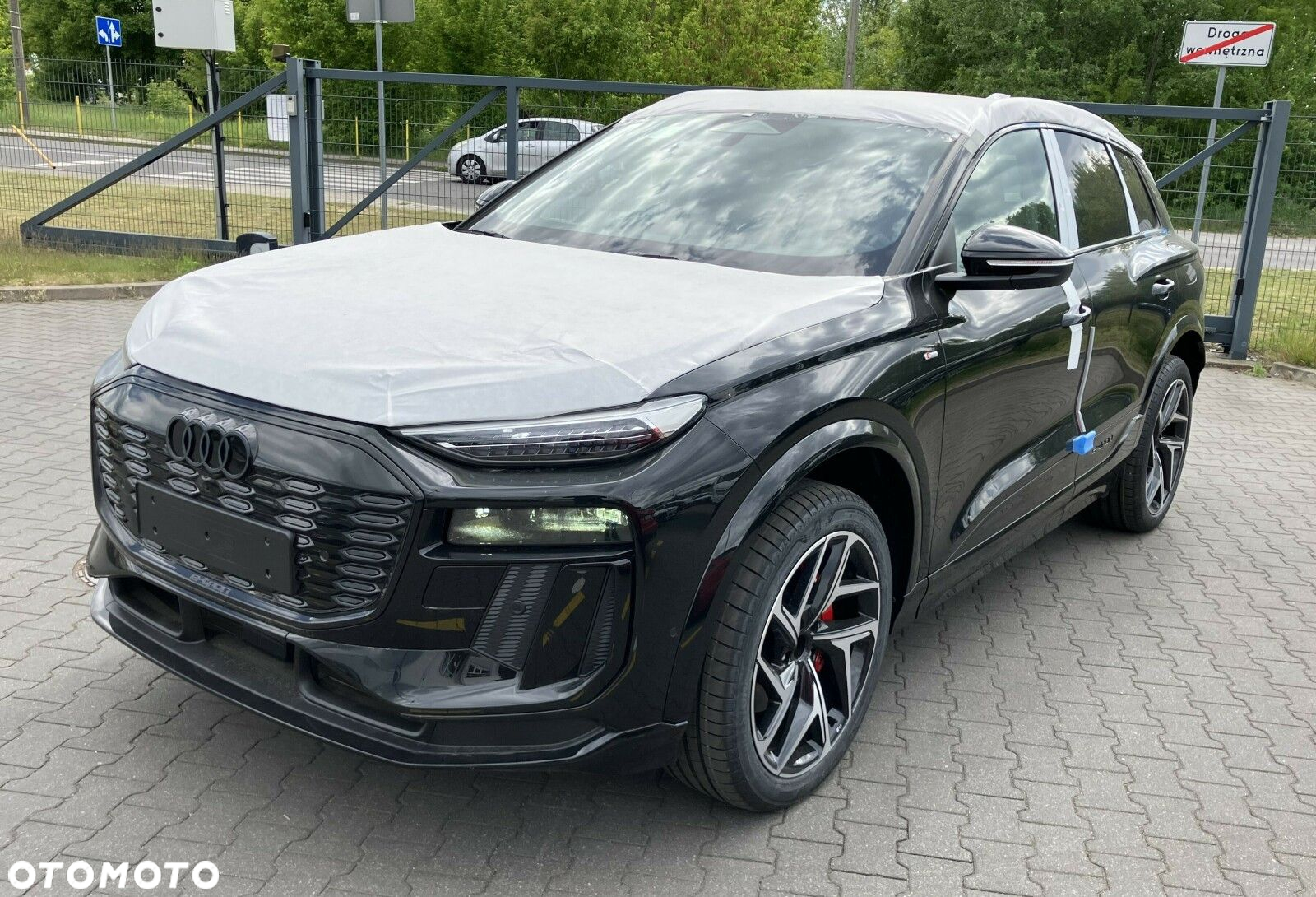 Audi Q6 e-tron - 3