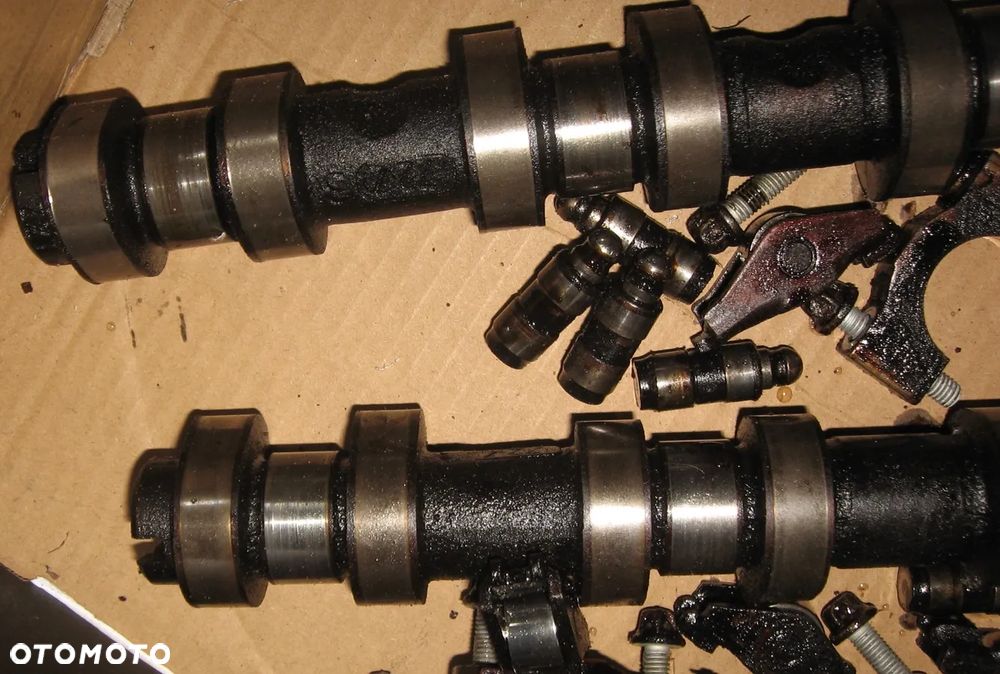 wałek wałki rozrządu CORSA C D 1.0 12V dźwigienki - 2