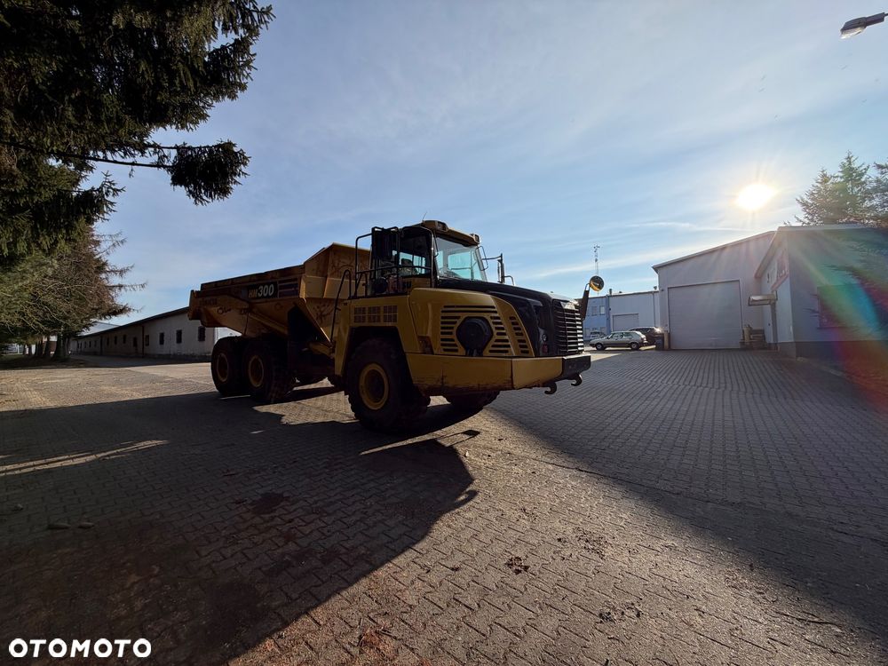 Komatsu HM300-3 - 8