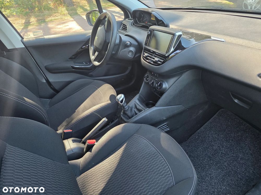 Peugeot 208 BlueHDi 100 Active Pack - 16