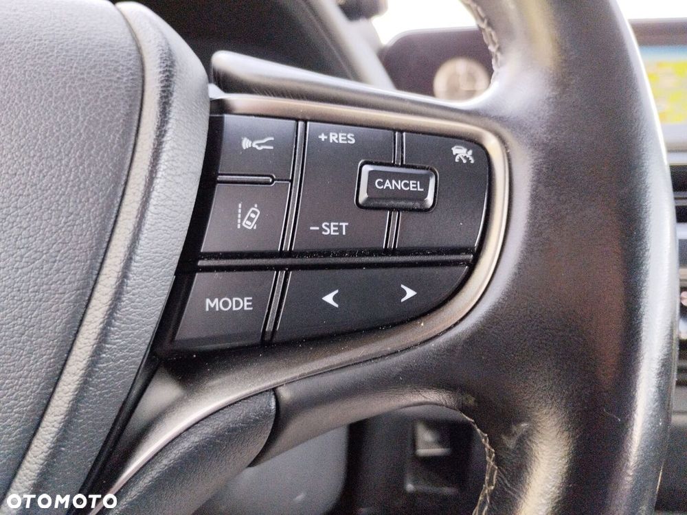 Lexus UX - 14