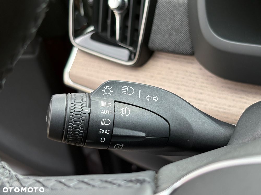Volvo XC 90 B5 B AWD Ultimate Dark - 27