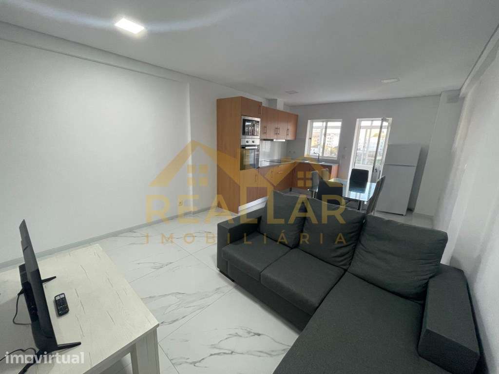 Excelente T2+1 Duplex como novo no centro de Póvoa do Varzim - Grande imagem: 5/25
