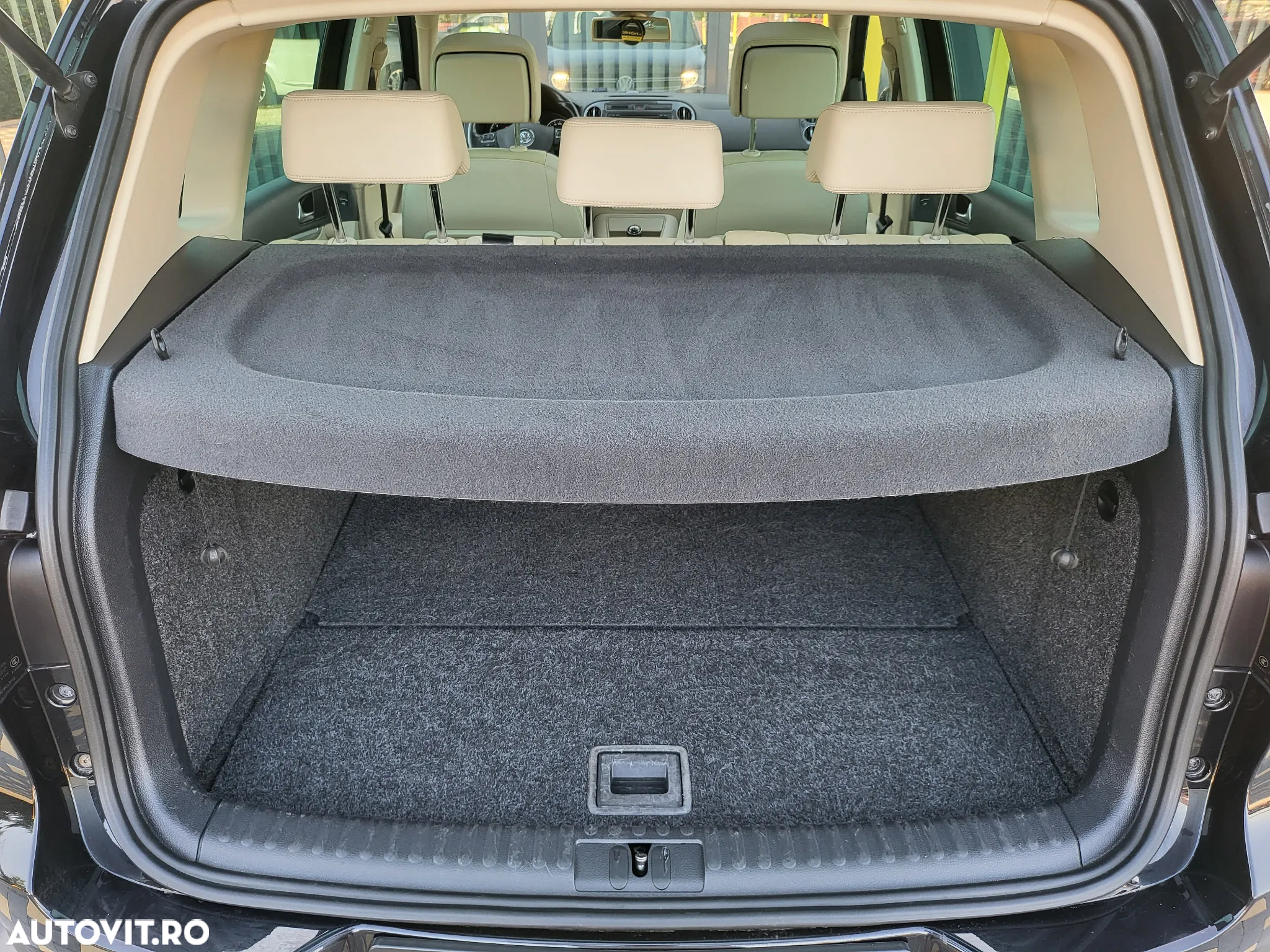 Volkswagen Tiguan 2.0 TDI 4Motion Track & Field - 15