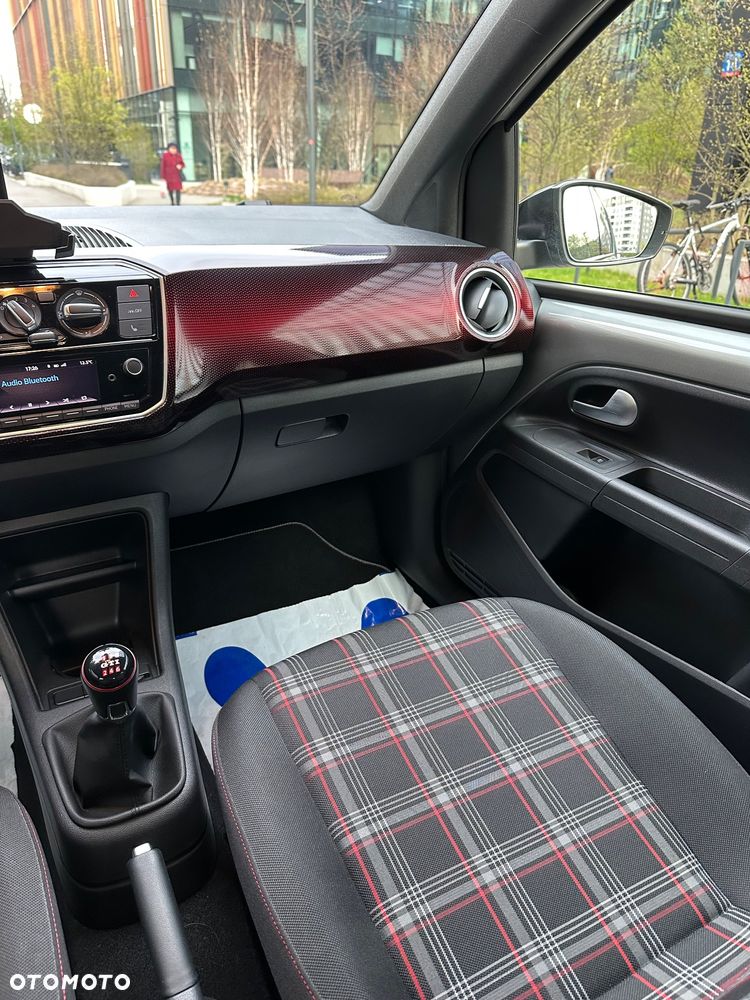 Volkswagen up! 1.0 TSI GTI - 25