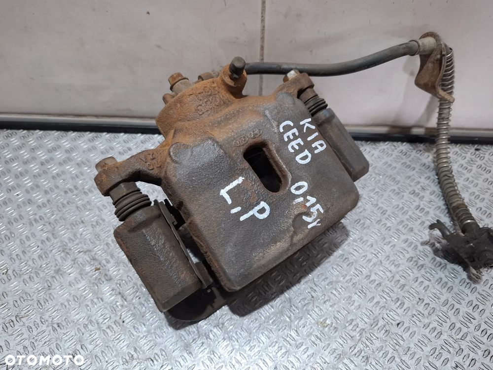 Zacisk hamulcowy lewy przód Kia Ceed 2017 rok 1,0 GDI - 2