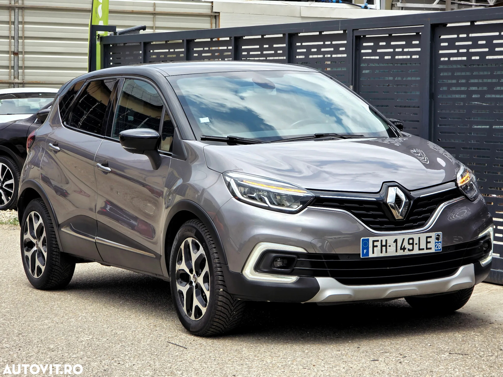 Renault Captur TCe 130 GPF INTENS - 4