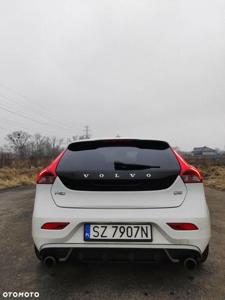 Volvo V40 D2 R-Design - 6