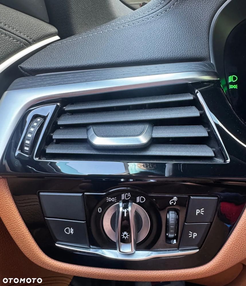 BMW Seria 5 530i mHEV Luxury Line - 11
