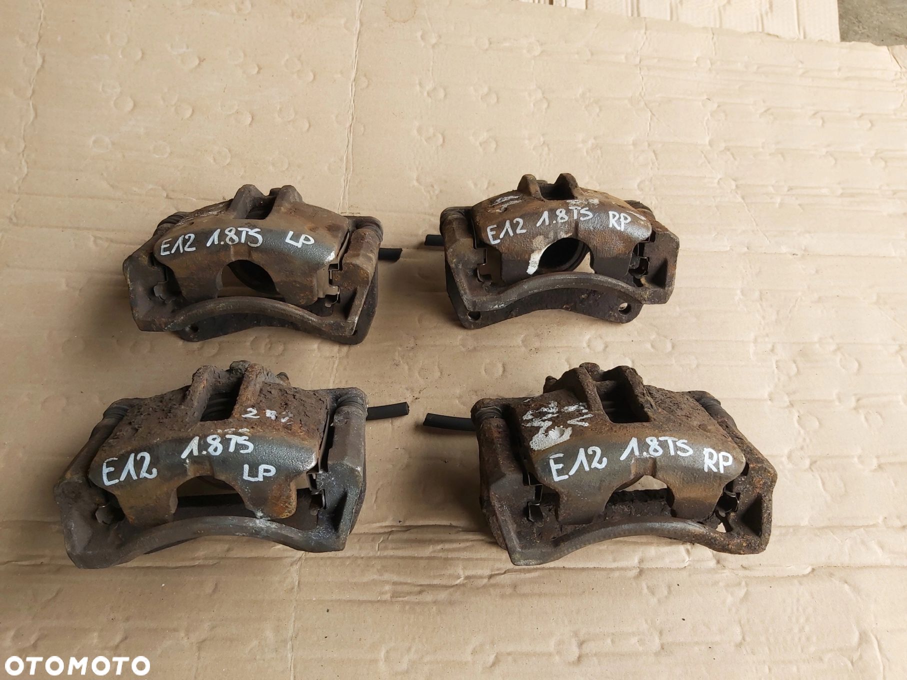 Toyota Corolla E12 zacisk prawy przód 1,8 TS - 1
