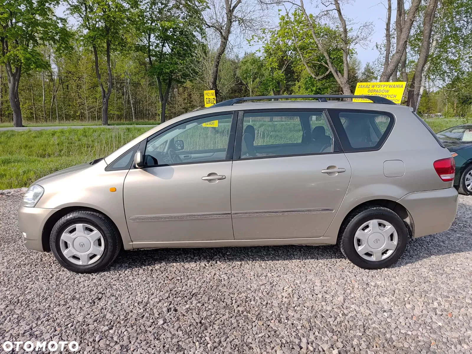 Toyota Avensis Verso D-4D - 3