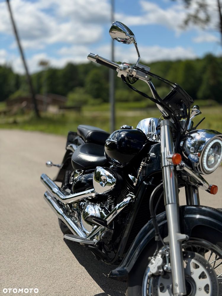 Suzuki Intruder - 11