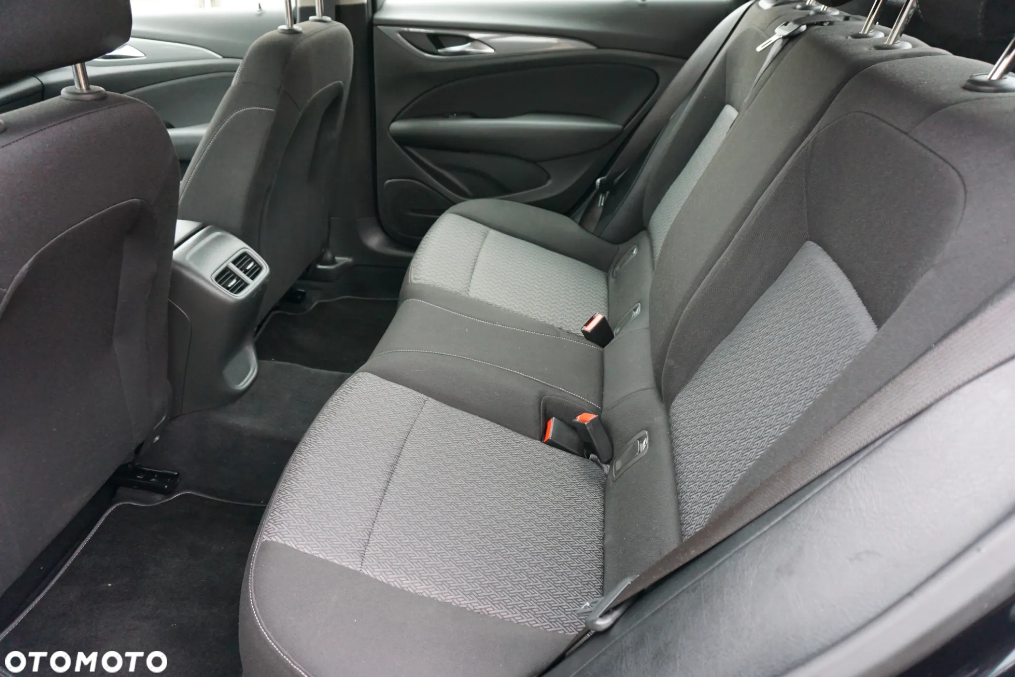 Opel Insignia 1.6 CDTI Innovation S&S Eco - 10