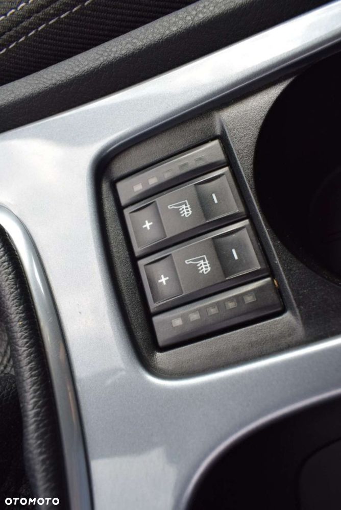 Ford Mondeo - 32