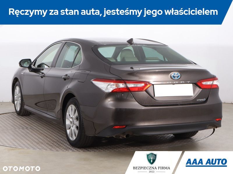 Toyota Camry - 6