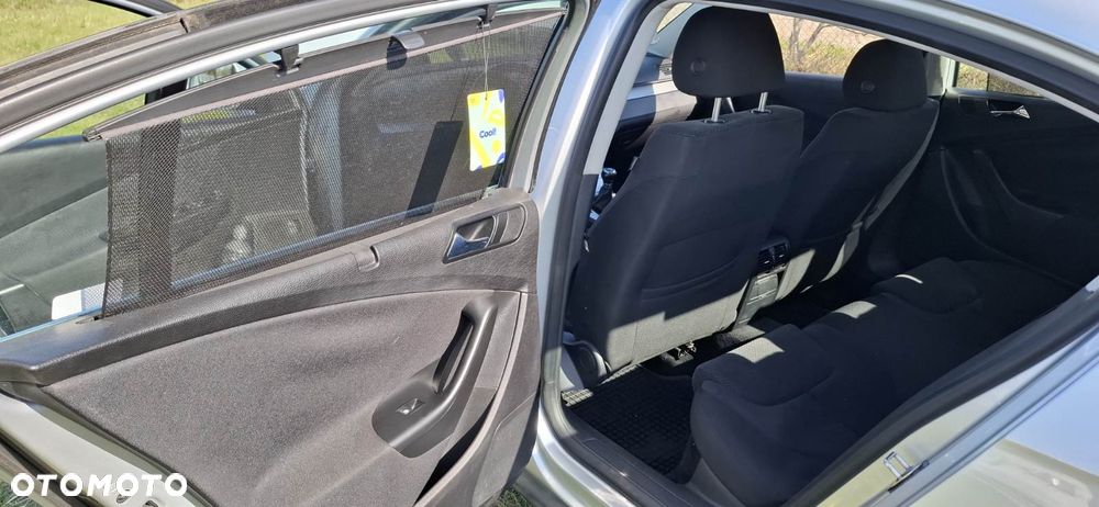 Volkswagen Passat 2.0 TDI DPF Comfortline - 19