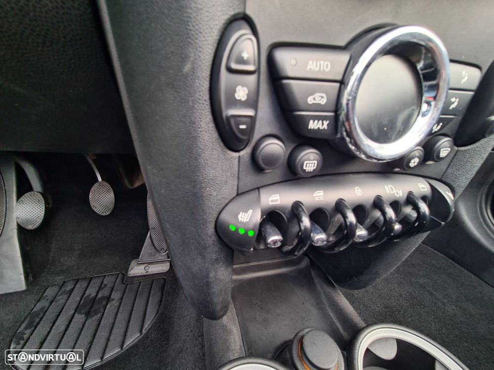 MINI Cabrio Cooper D - 13