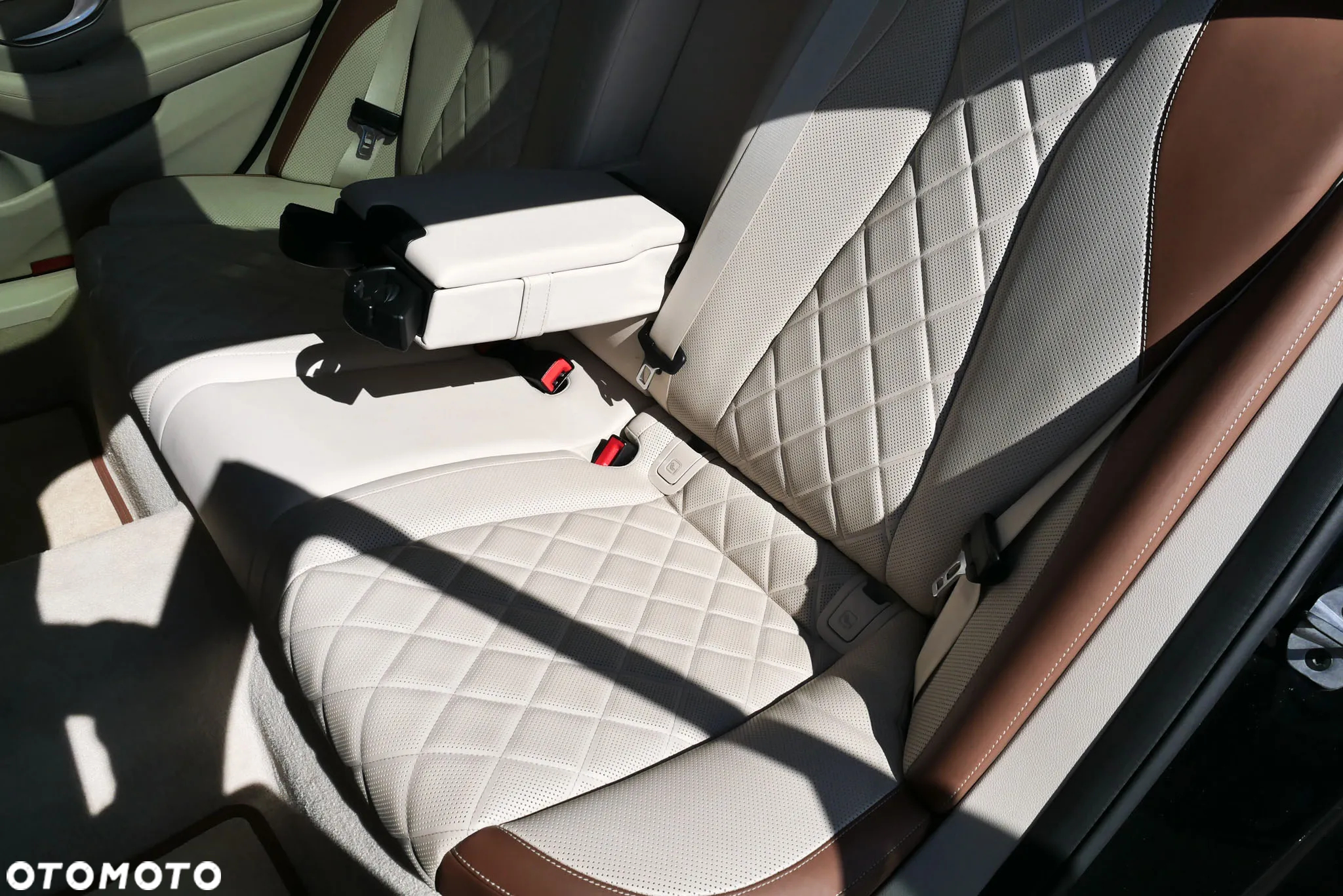 Mercedes-Benz Klasa E 220 d T 9G-TRONIC AMG Line - 23