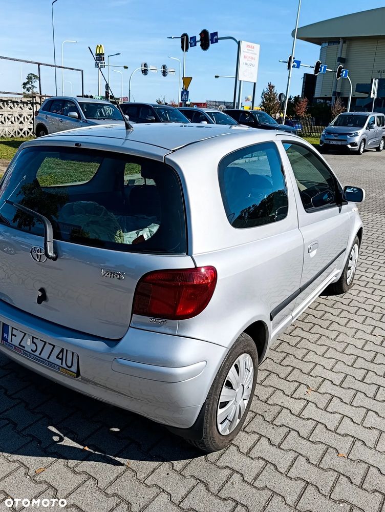 Toyota Yaris 2004 photo 4