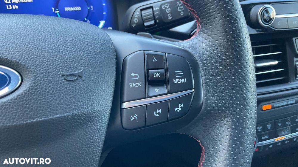 Ford Kuga - 28