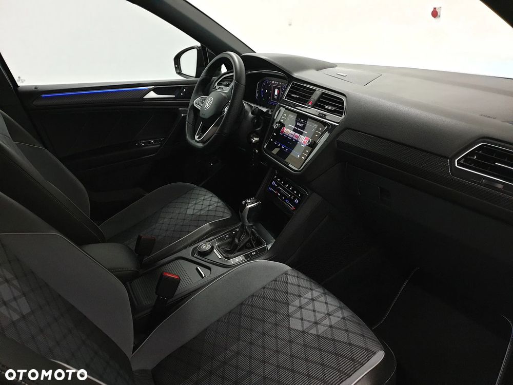 Volkswagen Tiguan 2.0 TDI SCR 4MotION DSG R-Line - 27