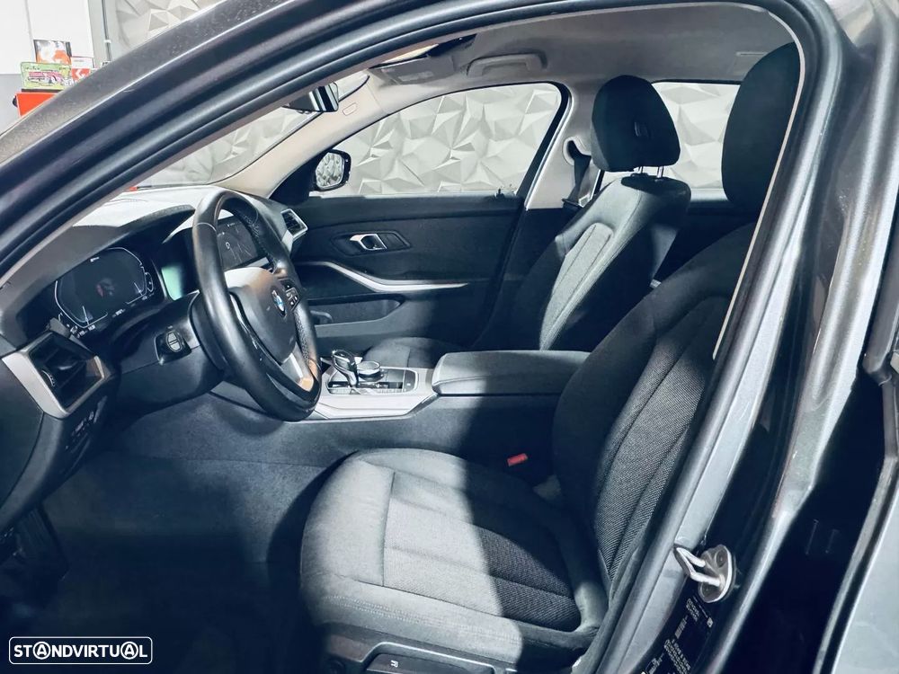 BMW 330 e Touring Aut. Sport Line - 35