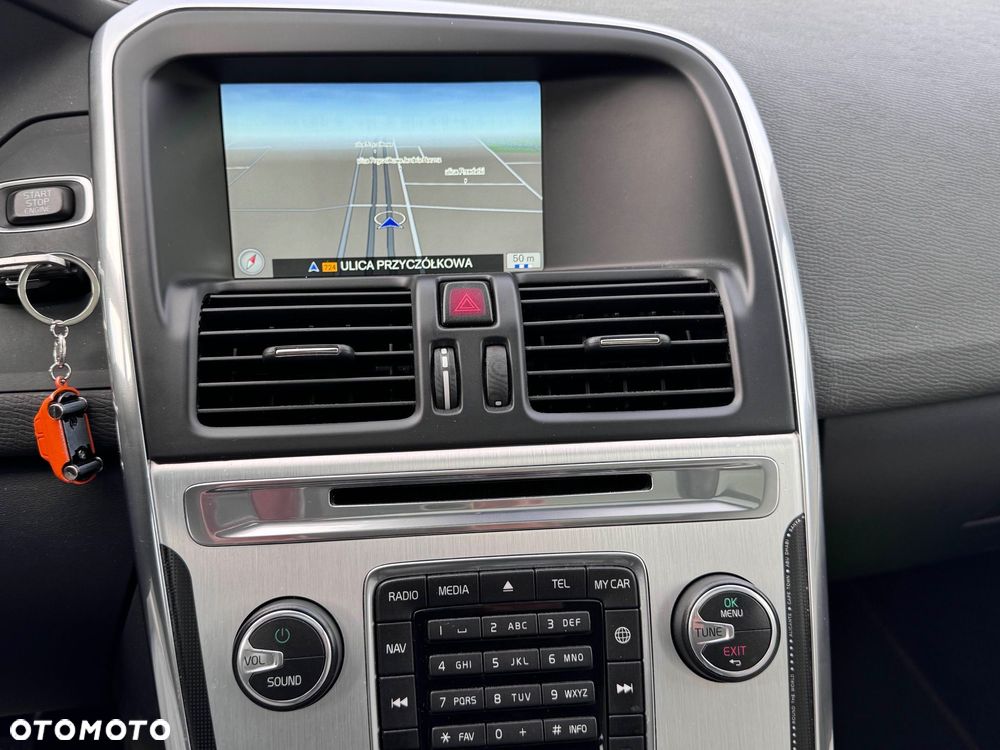 Volvo XC 60 D4 Drive-E Ocean Race - 8