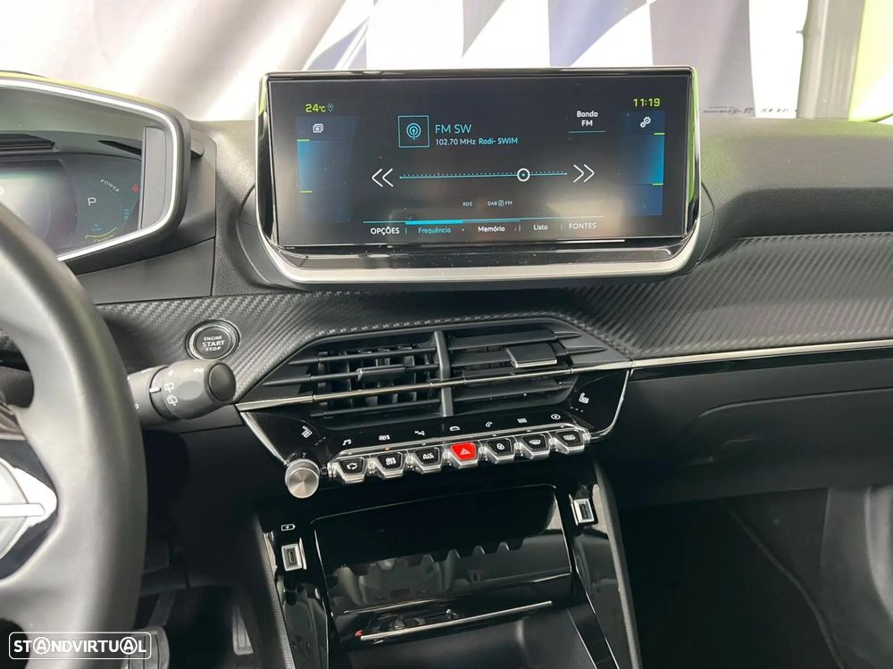 Peugeot e-2008 50 kWh Allure Pack — fotografia 16