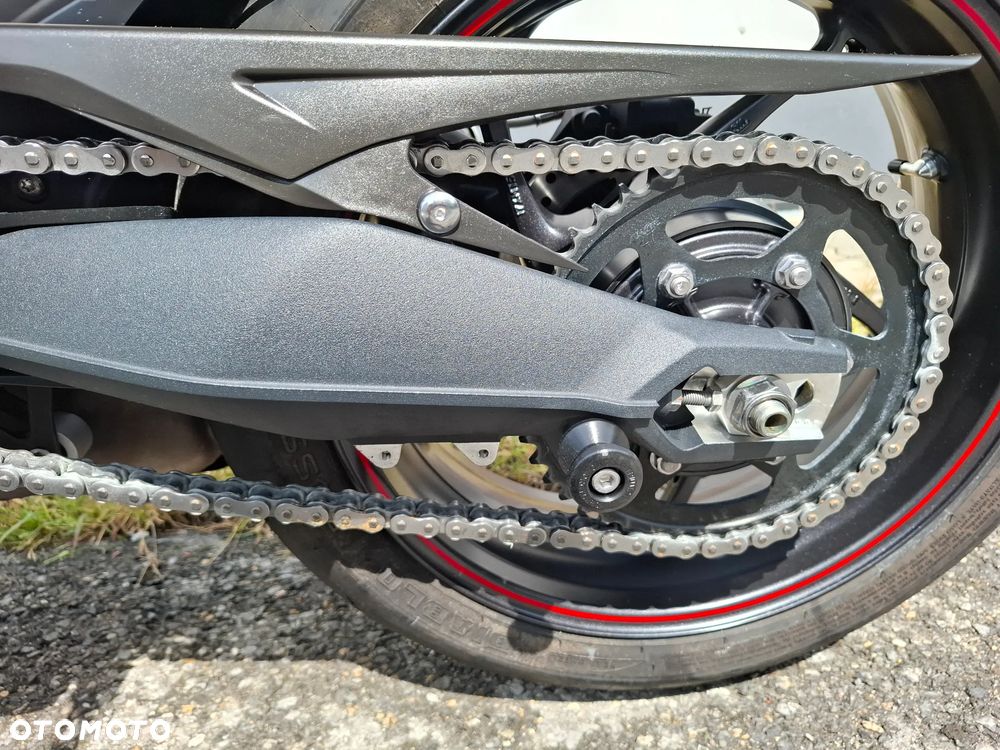 Triumph Street Triple - 35