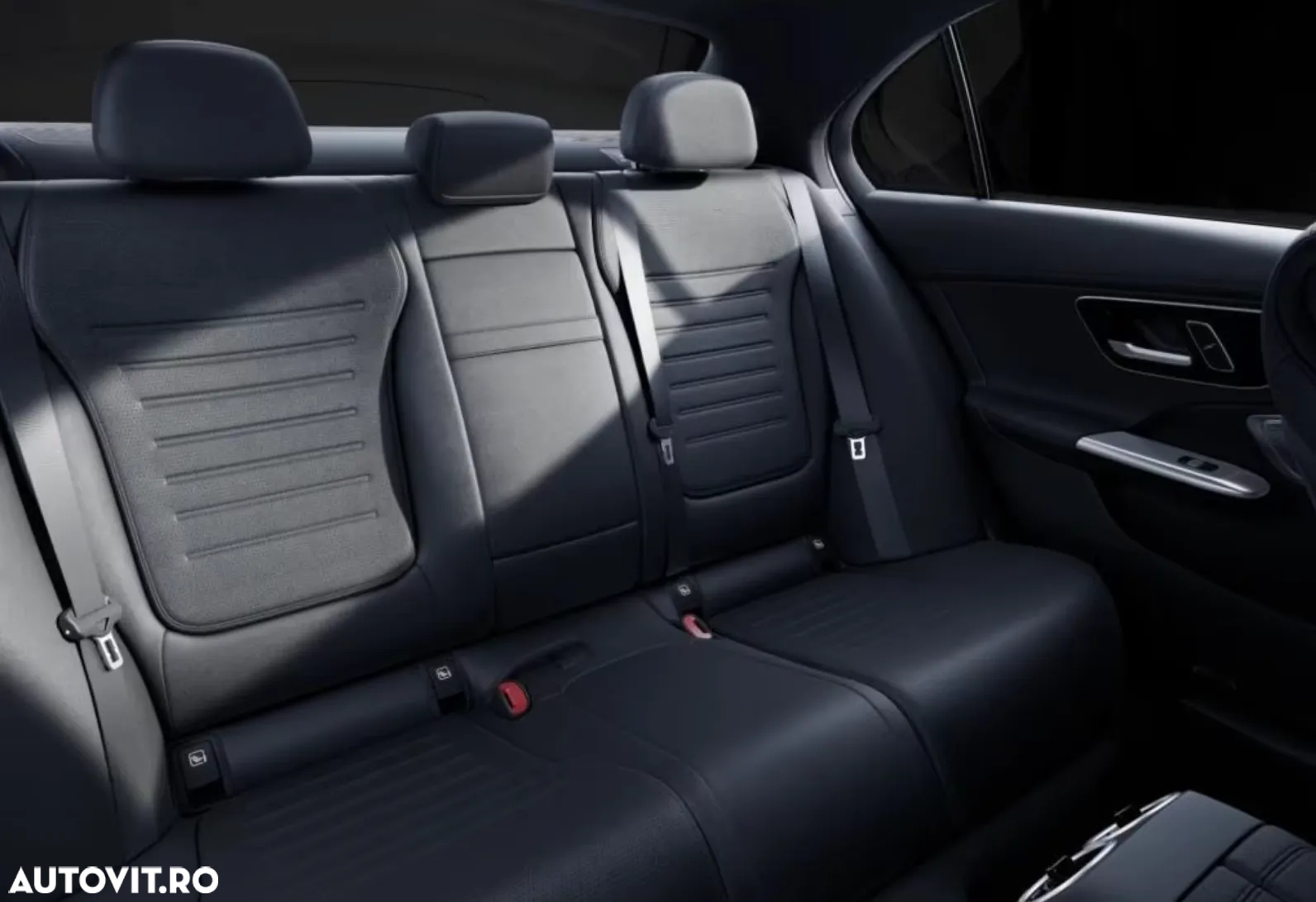 Mercedes-Benz C 400 e 4Matic 9G-TRONIC AMG Line Advanced - 14