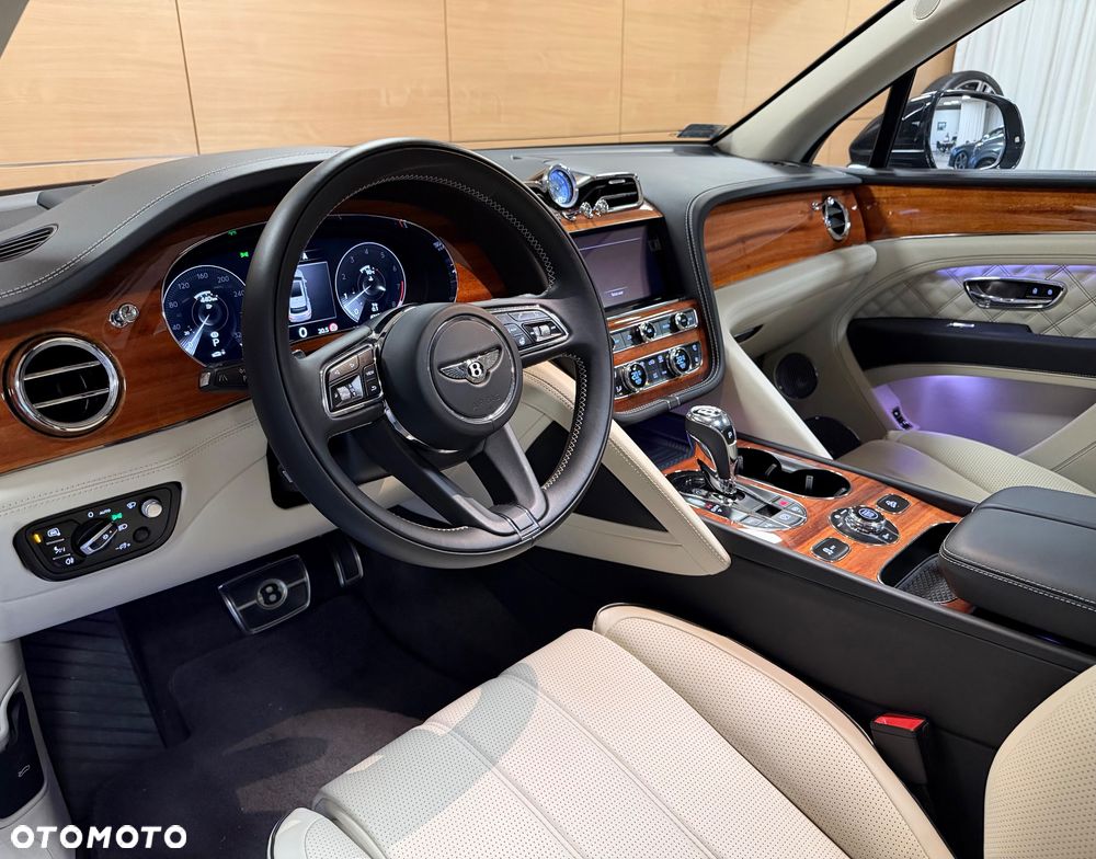 Bentley Bentayga - 16