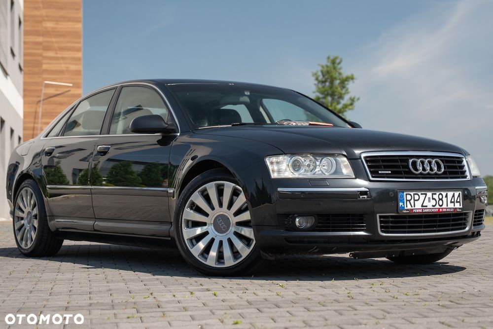 Audi A8 4.2 L Quattro - 6
