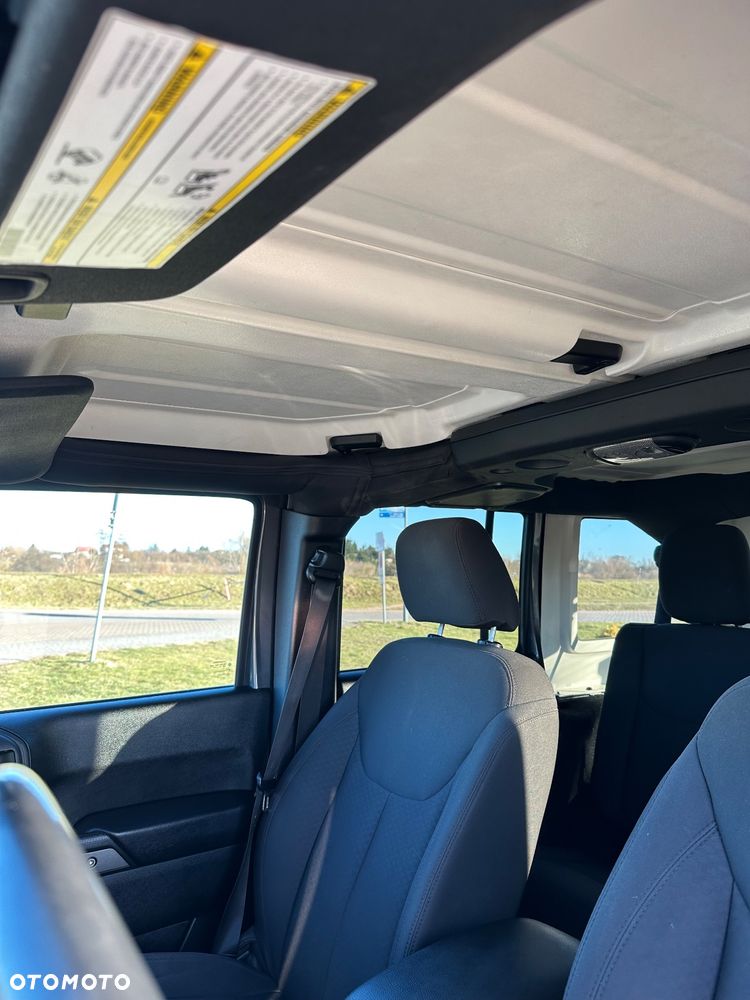 Jeep Wrangler 3.6 Unlim Rubicon - 11