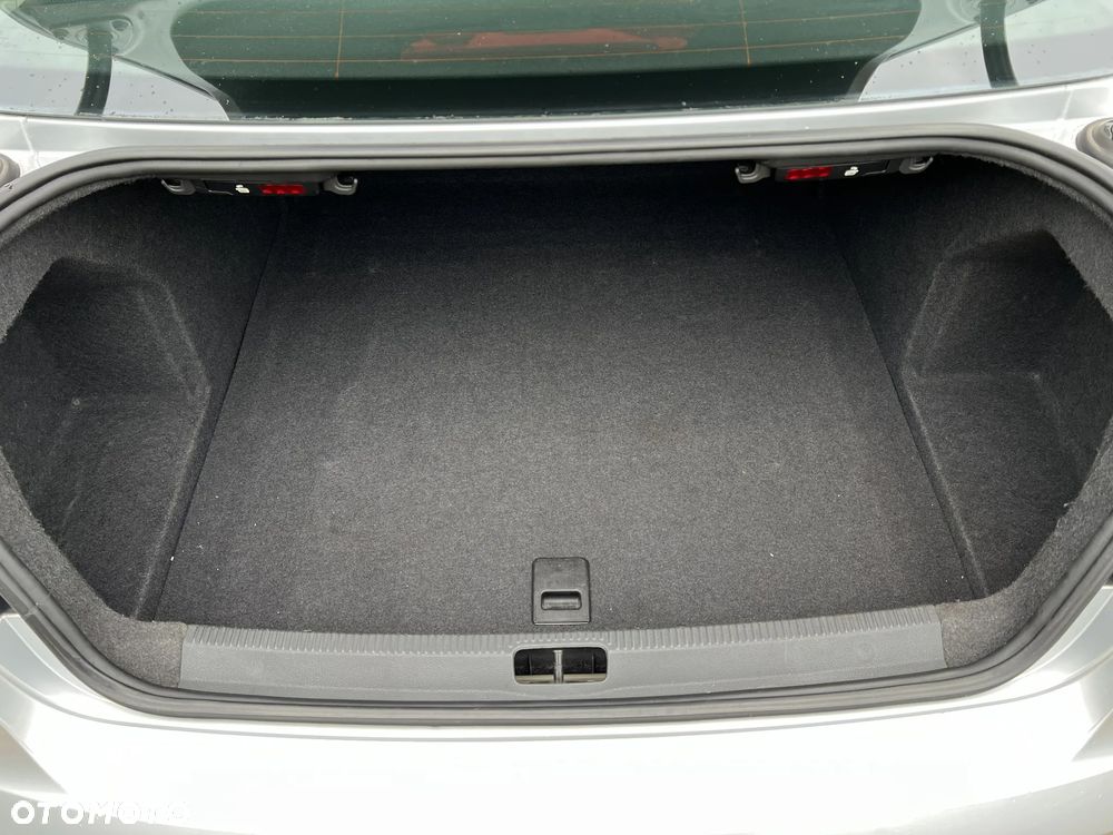 Volkswagen Passat 1.4 TSI Comfortline - 9