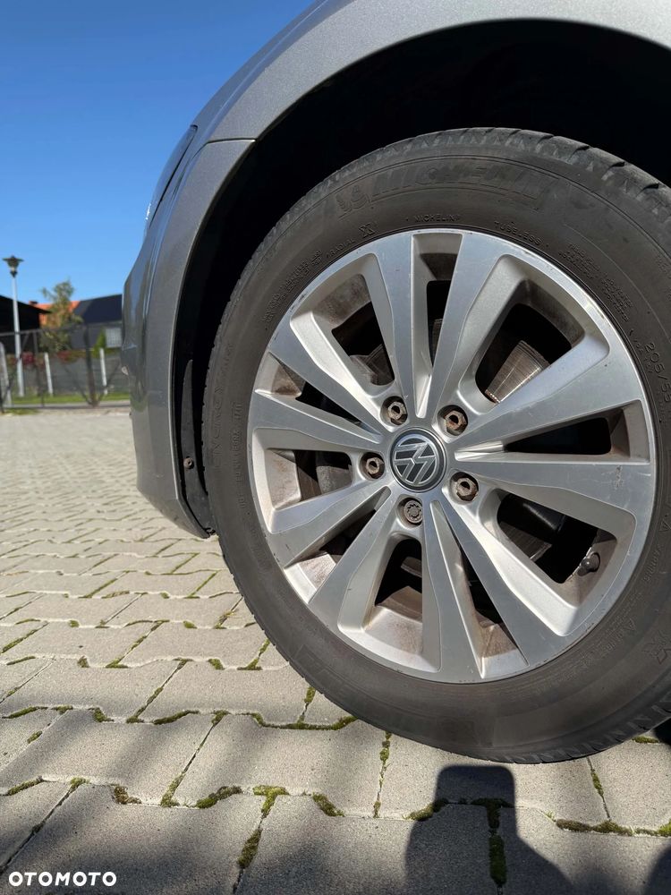 Volkswagen Golf - 34