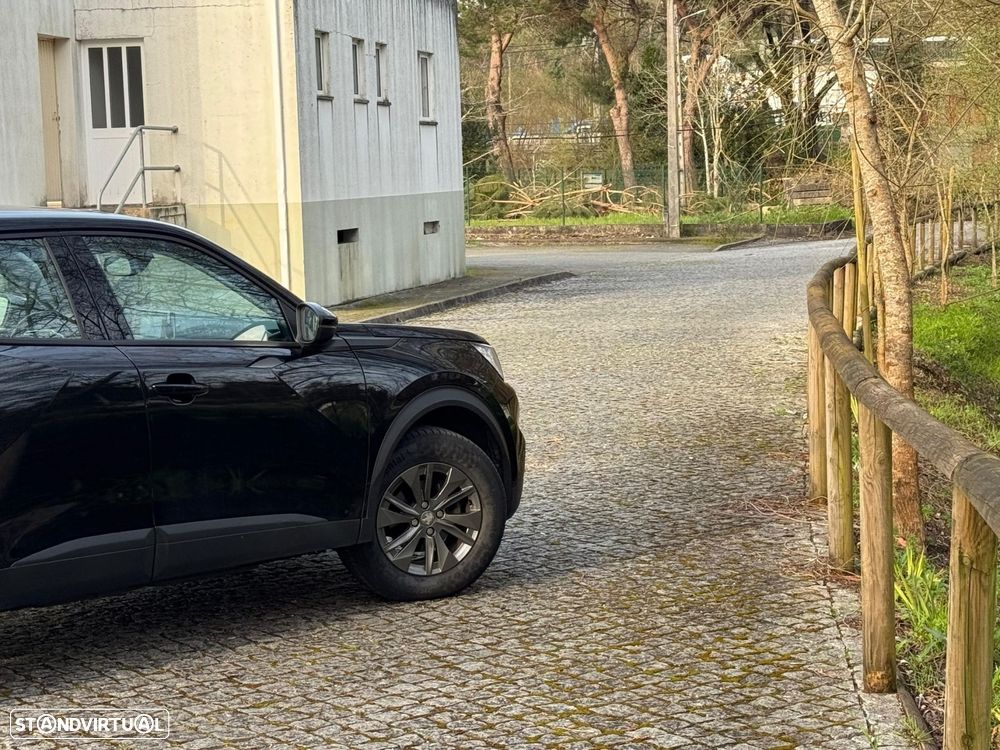 Peugeot 2008 1.2 PureTech Allure Pack EAT8 - 5