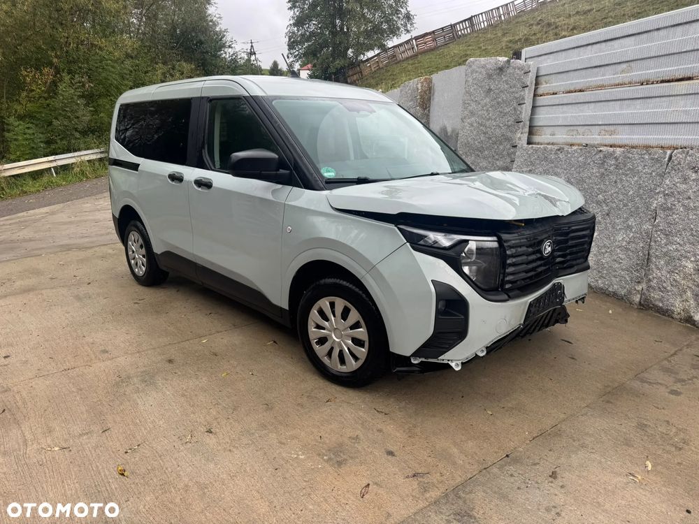 Ford Transit Courier - 4