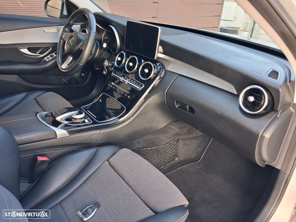 Mercedes-Benz C 300 BlueTEC Hybrid - 11