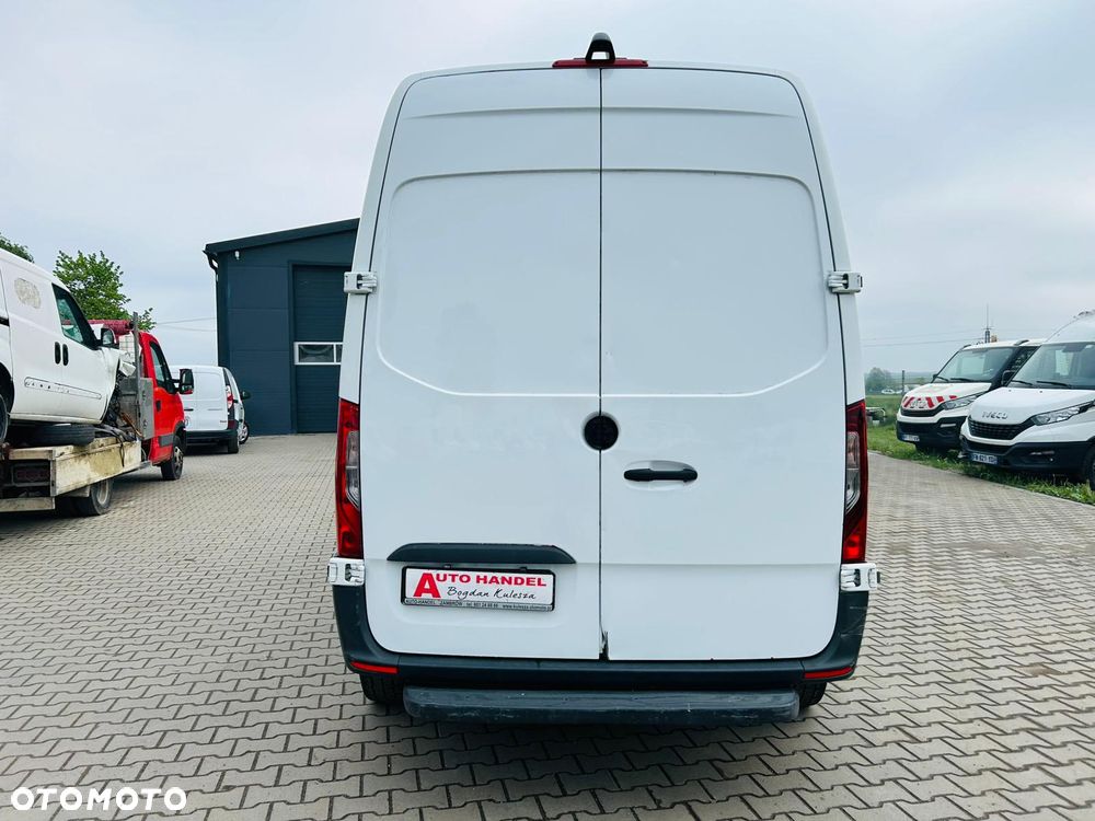 Mercedes-Benz Sprinter - 6