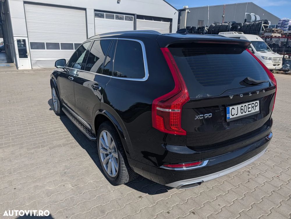 Volvo XC 90 D5 AWD Geartronic RDesign - 10