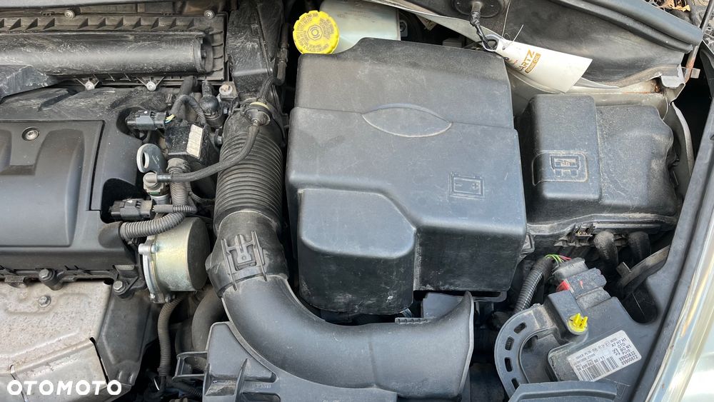 Peugeot 207 1.4 16V Presence - 19