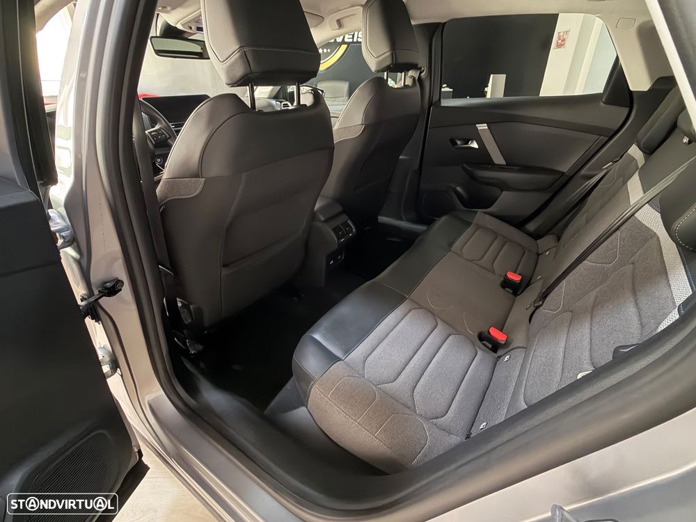 Citroën C4 PureTech 130 Stop&Start SHINE - 10