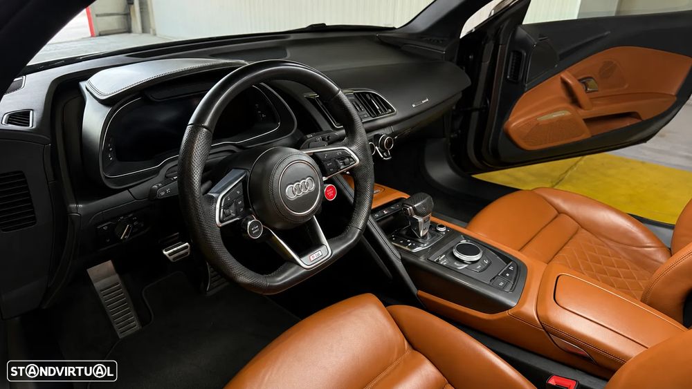 Audi R8 Spyder - 11