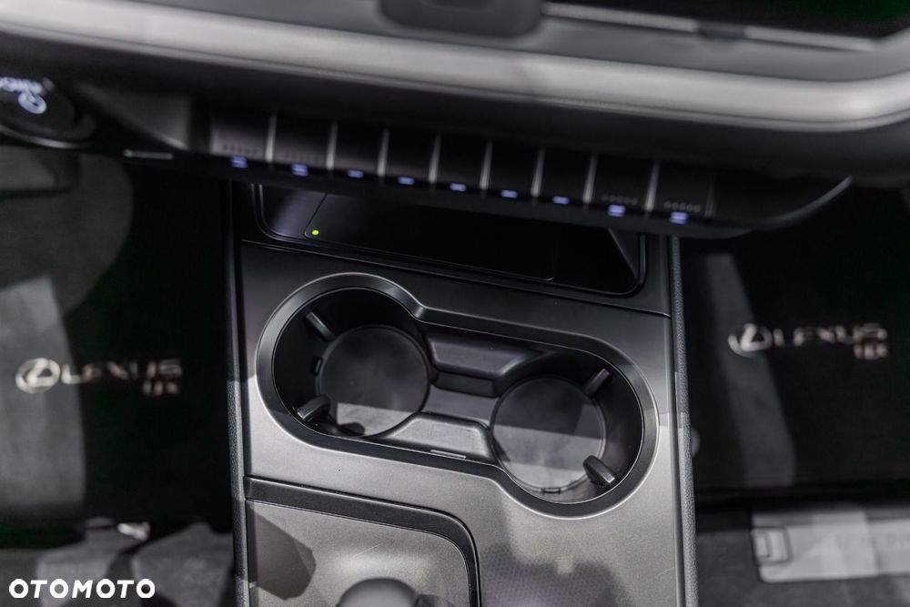 Lexus UX 300h Business - 35