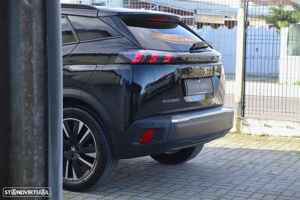 Peugeot e-2008 50 kWh GT - 11