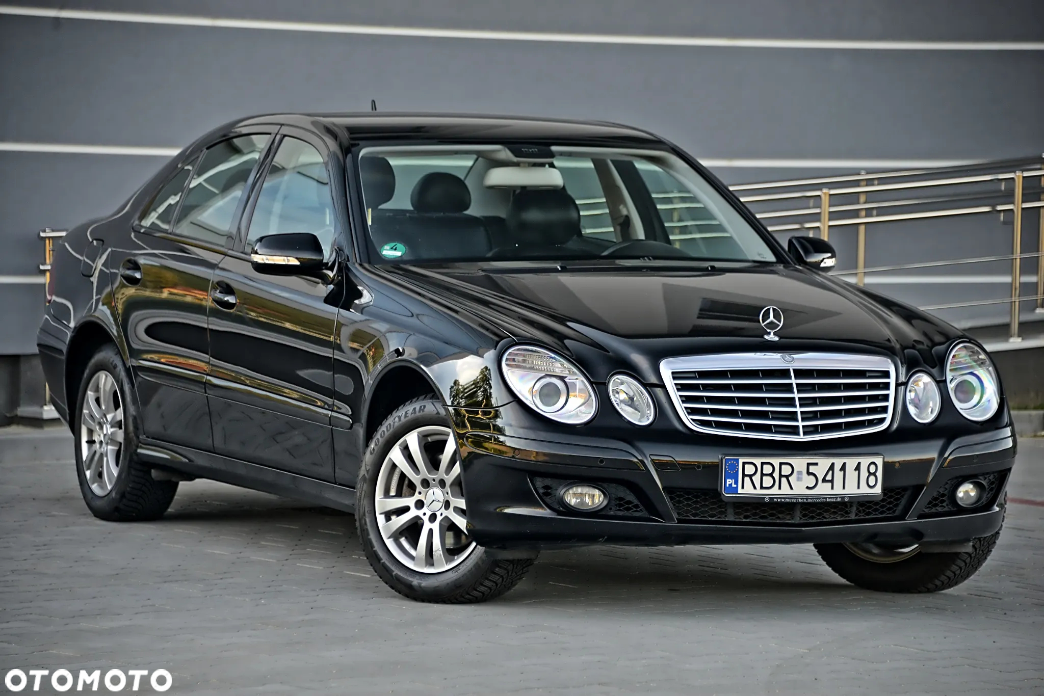Mercedes-Benz Klasa E - 12